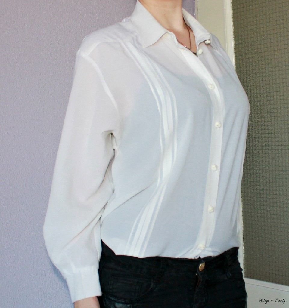 new in vintage blouse zijkant