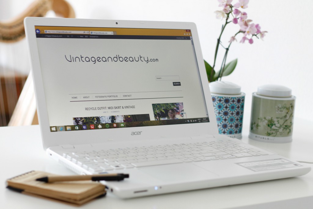 witte laptop- Acer Aspire - laptop - trend - blogger - workingplace -harp