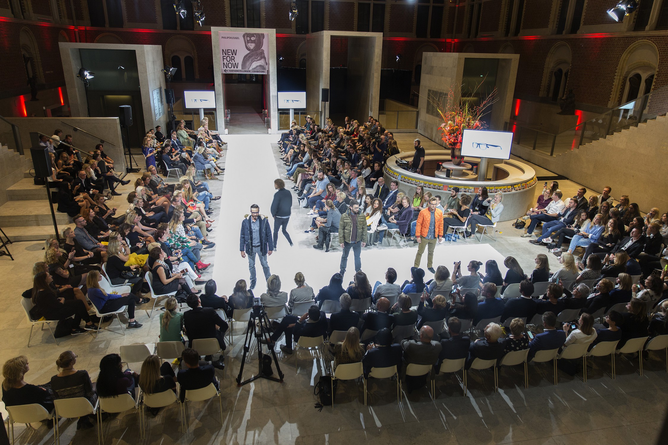 Eye wish - trends eye wish - brillentrends - brillen 2015 - modeshow rijksmuseum - rijksmuseum - vintageandbeauty.com