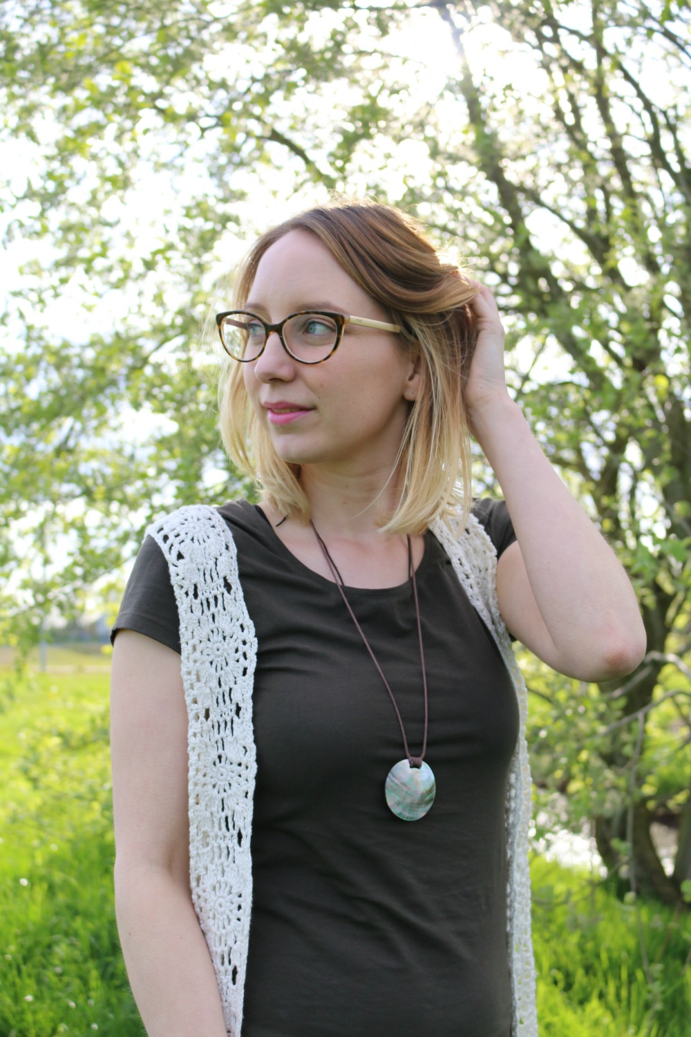 bohemianoutfit-franjevest-vintageandbeauty.com